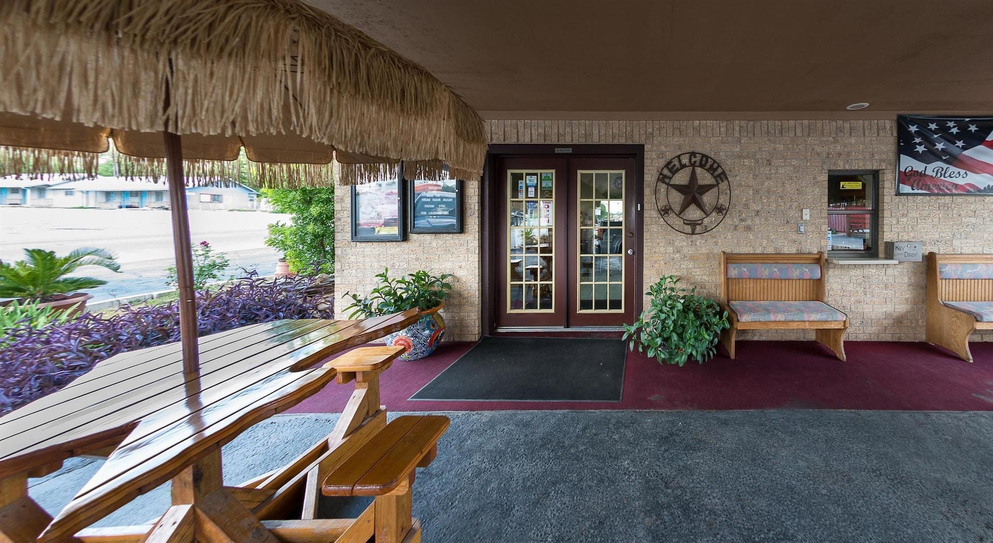 Americas Best Value Inn - Legend'S Inn Junction Exterior photo